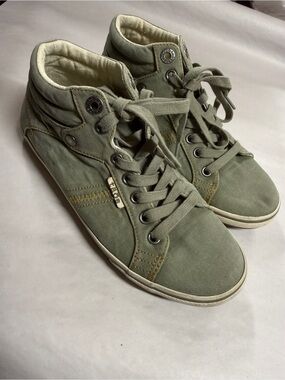 Taos Top-Star Sneaker